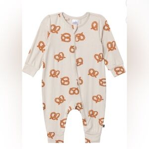 Modern Moments Gerber Pretzel Print Zip Sleeper 6-9M Viscose Baby Pajamas NWT